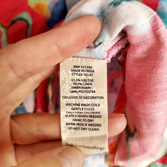 Soft Surroundings Top Linen Blend Bell Sleeves Embroidered Side Slits Chic sz LP - Picture 5 of 7